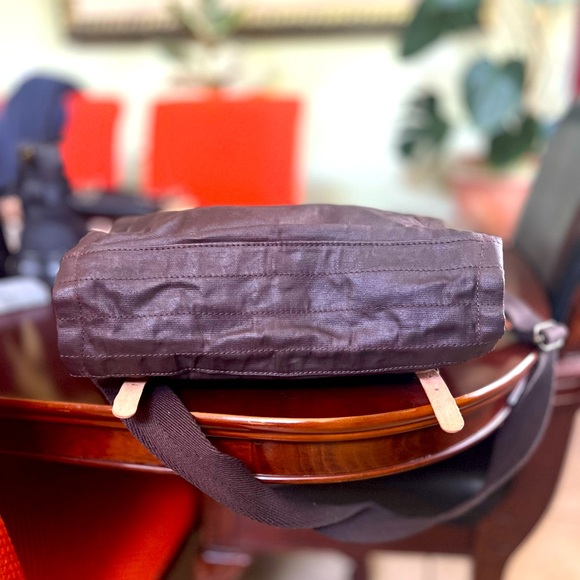 Will Leather Men's Waxed Canvas Carryall Messenger, dark brown,One Size.Like new - Picture 8 of 9